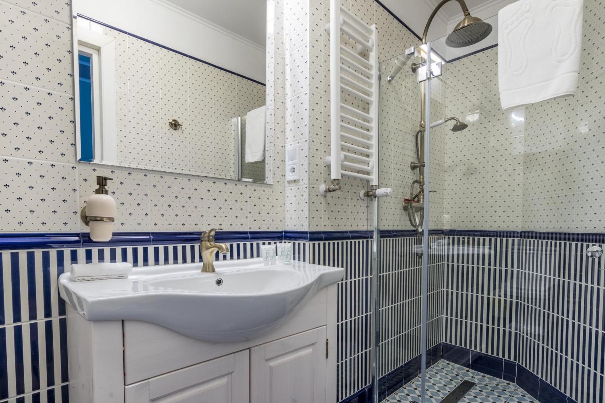 Beautiful For 4 People In Cracow By Renters *