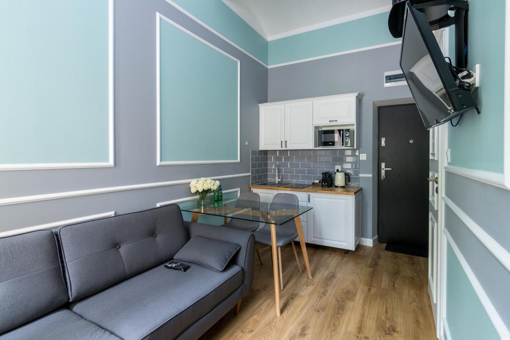 Beautiful For 4 People In Cracow By Renters Apartament *