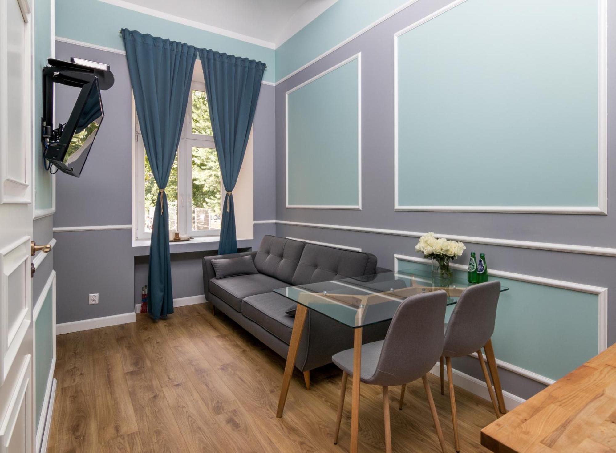 Beautiful For 4 People In Cracow By Renters Apartament